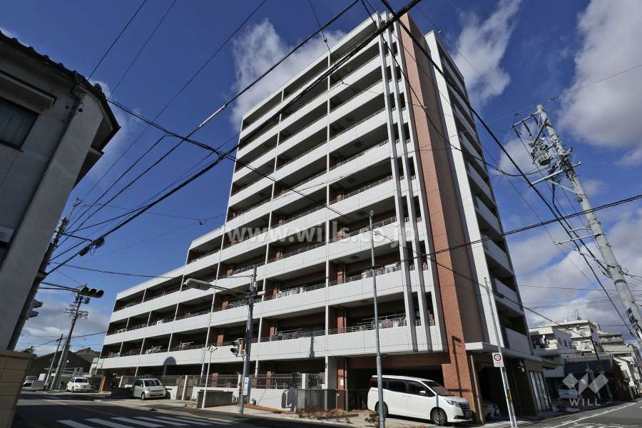 カルティア尼ヶ坂の外観（南東側から）