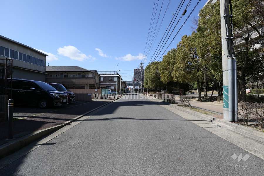 敷地北側の前面道路