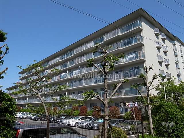 千里山田コーポラスB棟の外観（南東側から）