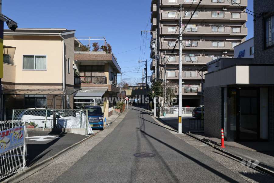 敷地西側の前面道路（深田西二葉町第1号線）
