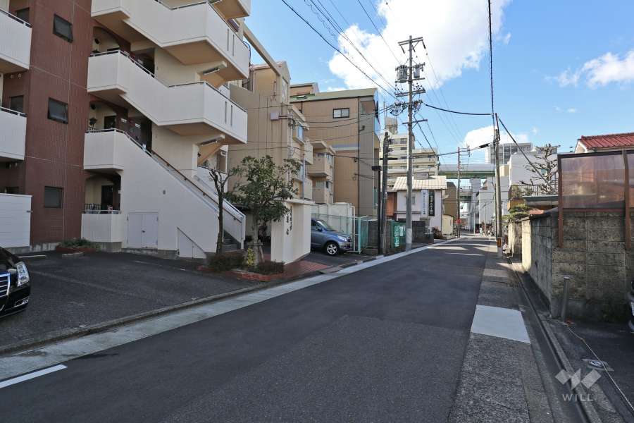 敷地北側の前面道路