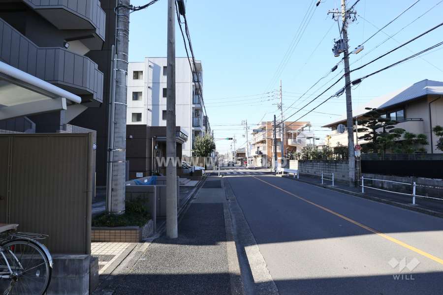 敷地北側の前面道路