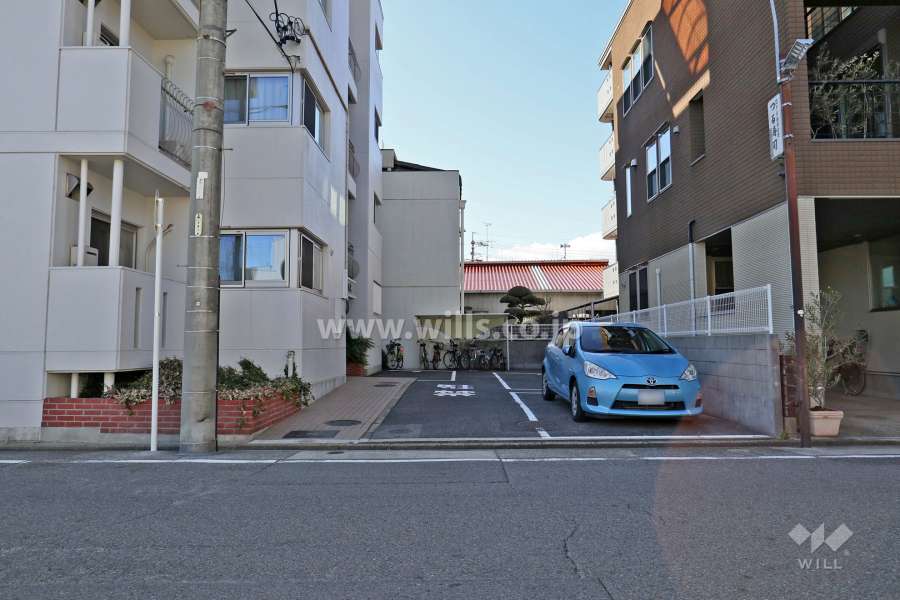駐車場出入り口