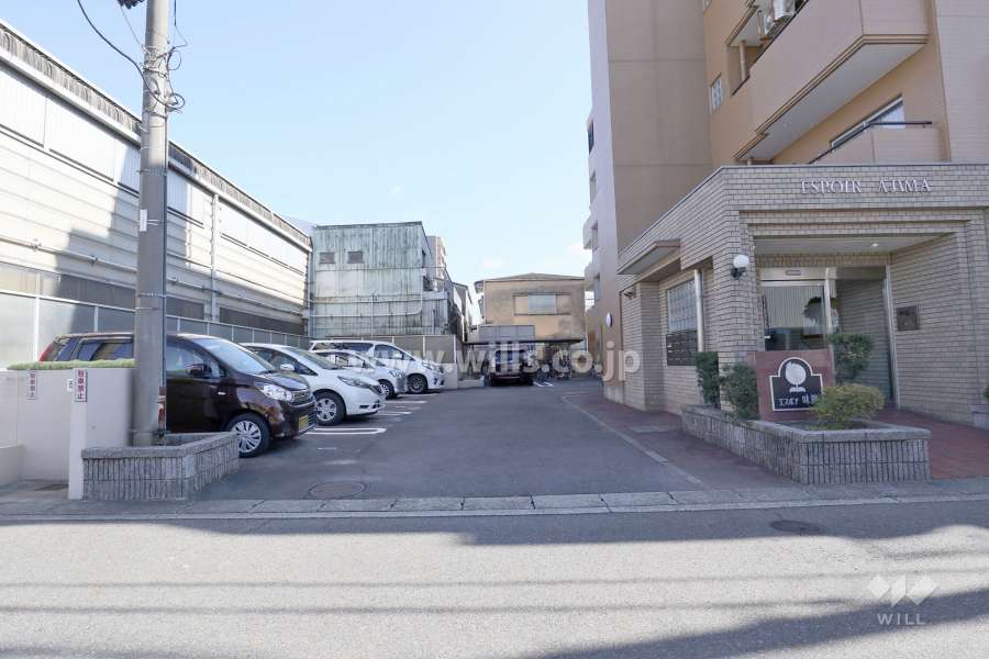 駐車場出入り口