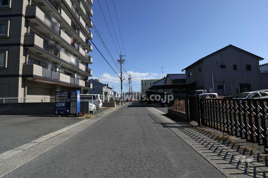 敷地南側の前面道路