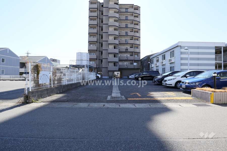 駐車場出入り口・敷地内駐車場（屋外平面式）