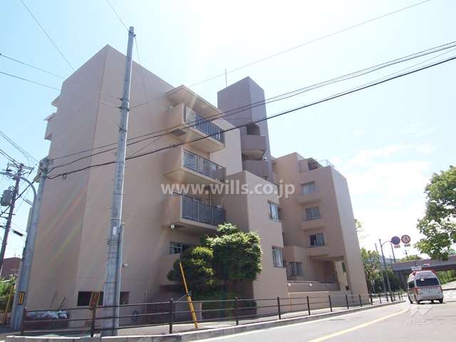 藤白台ロイヤルマンションの外観(北東側から)