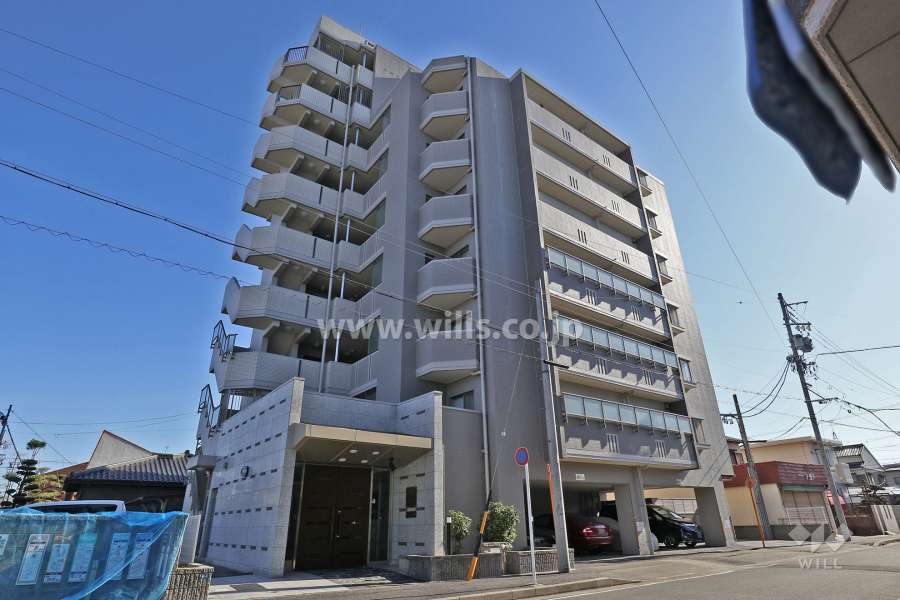 ファミリアーレ清水駅前の外観（北西側から）
