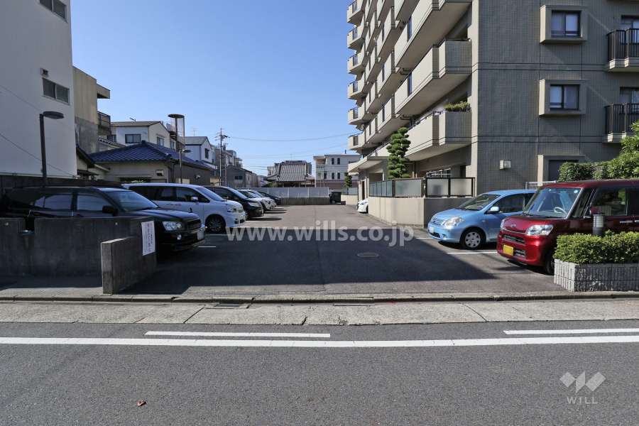 駐車場出入り口