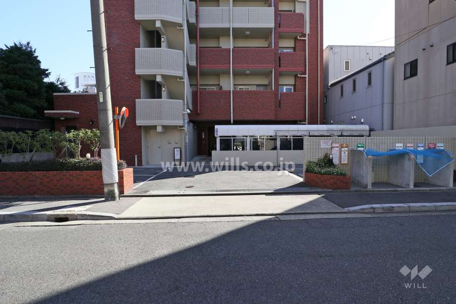 駐車場出入り口・敷地内駐車場（屋外平面式）