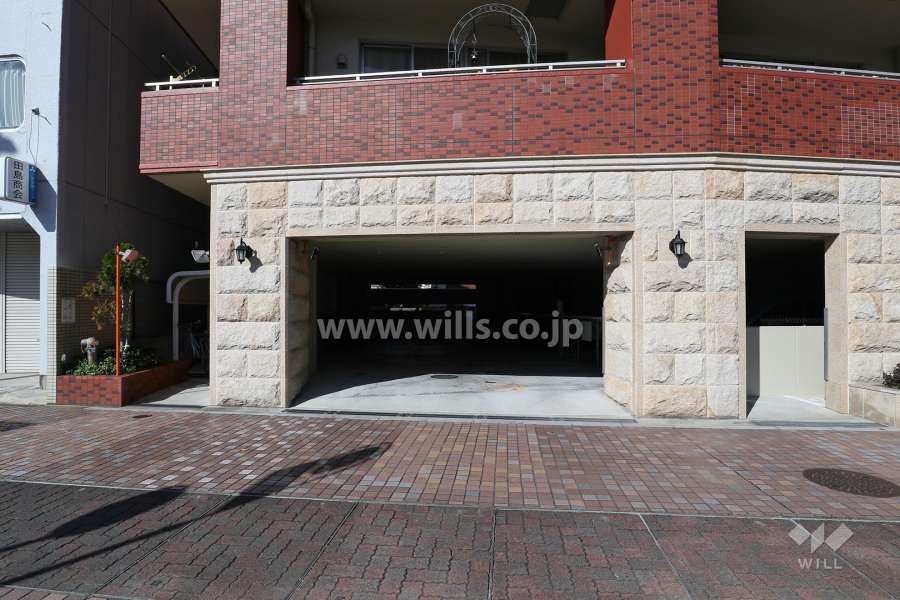 駐車場出入り口・敷地内駐車場（屋内機械式）