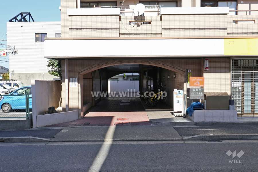駐車場出入り口