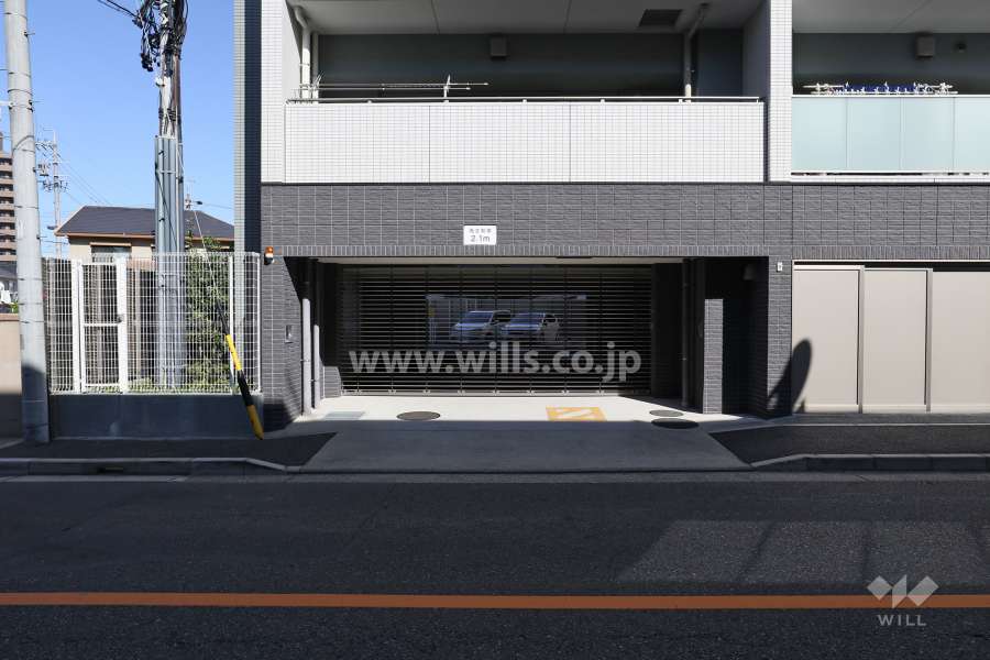 駐車場出入り口（リングシャッター付き）