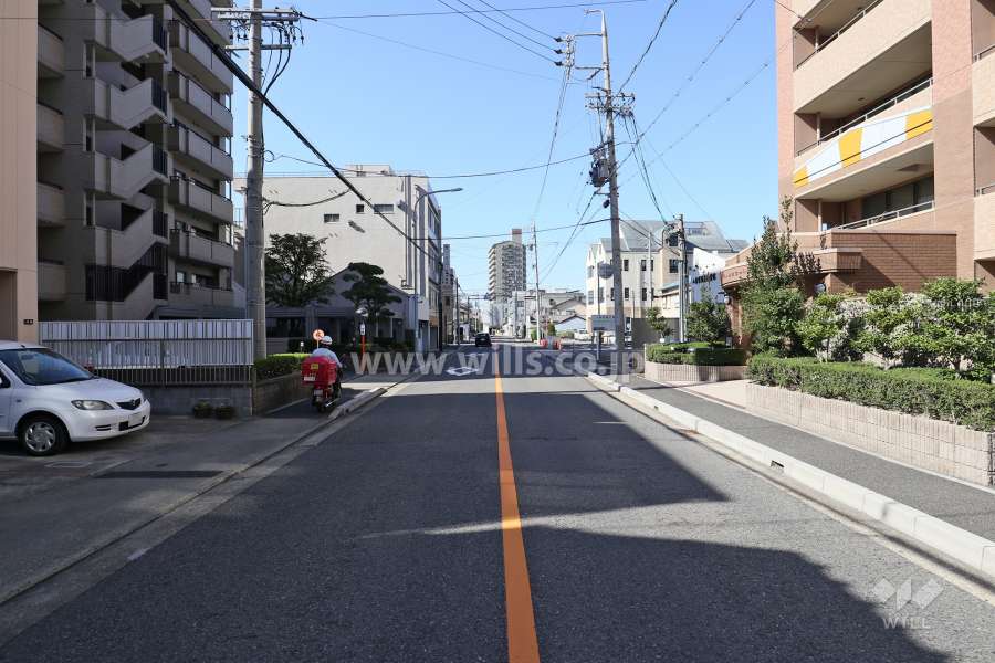 敷地北東側の前面道路