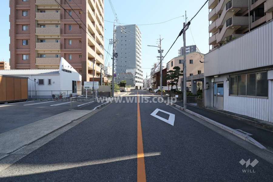 敷地北東側の前面道路