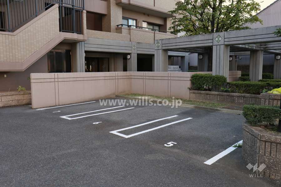 敷地内駐車場（屋外平面式）