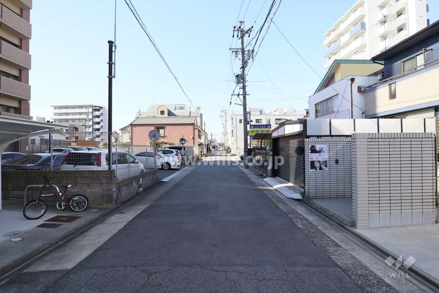 敷地北側の前面道路