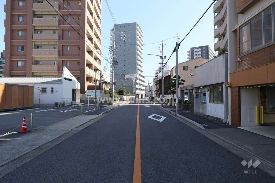 敷地南側の前面道路