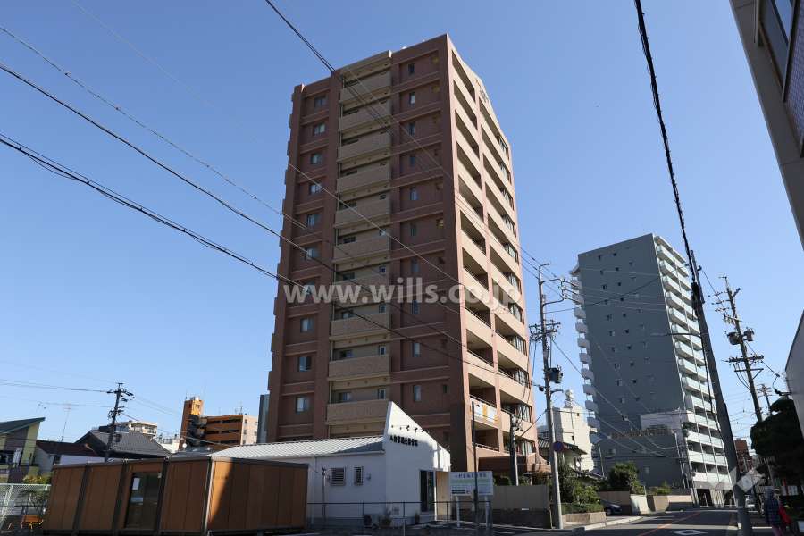 ローレルコート大曽根の外観（南西側から）