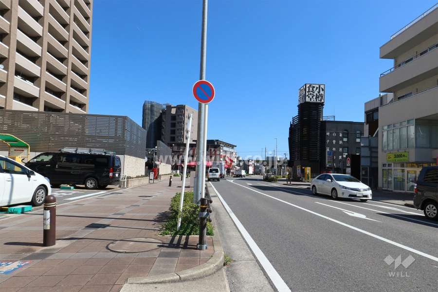 敷地南東側の前面道路