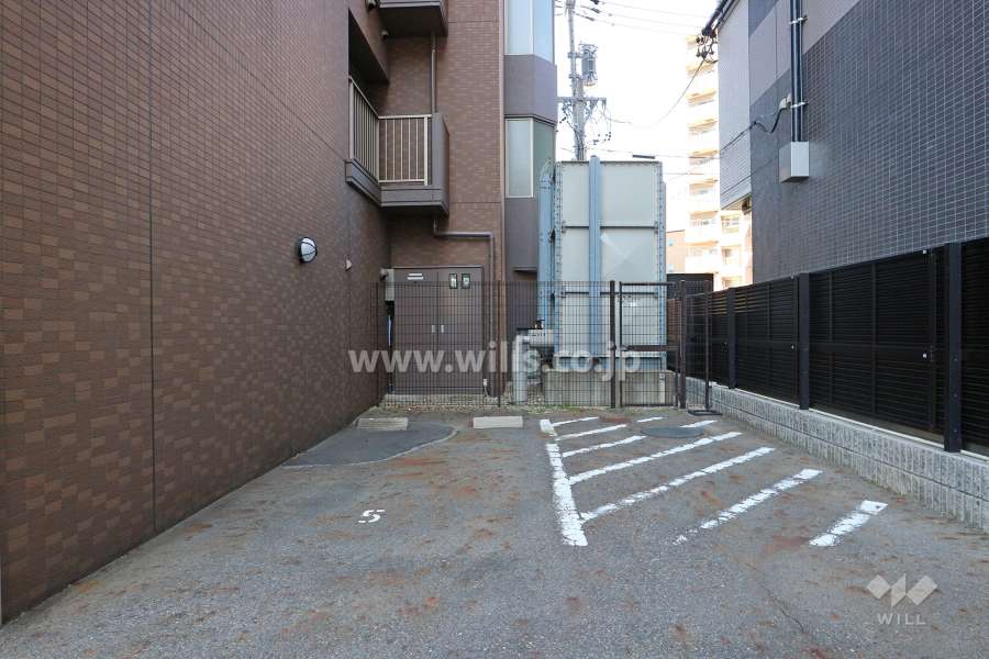 敷地内駐車場（屋外平面式）
