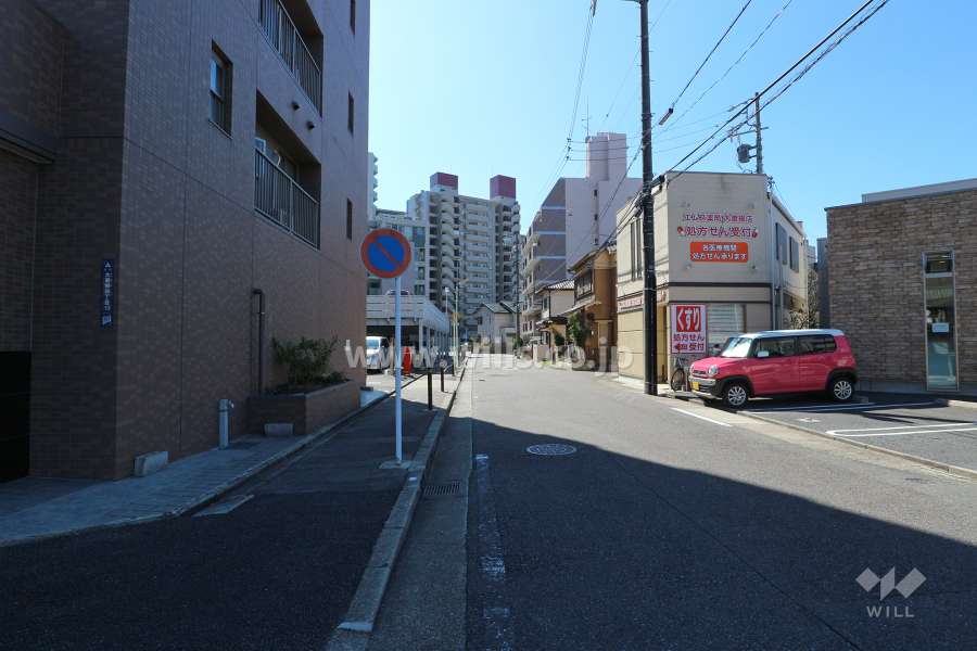 敷地北西側の前面道路