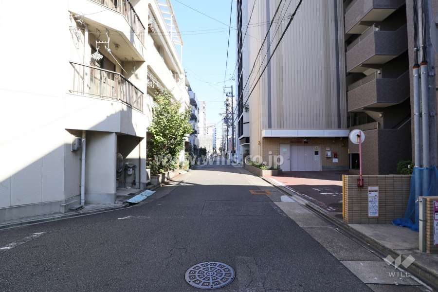 敷地北西側の前面道路
