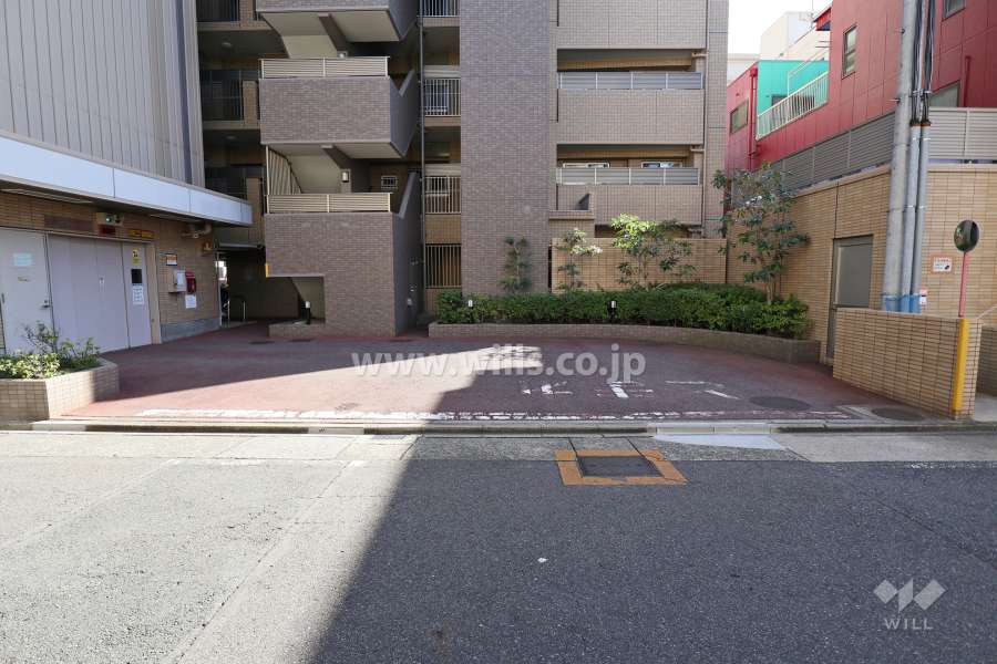 駐車場出入り口