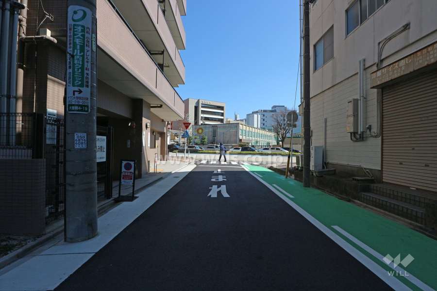 敷地南東側の前面道路