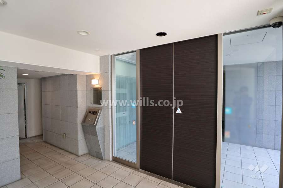 エントランスはオートロック付きです。
