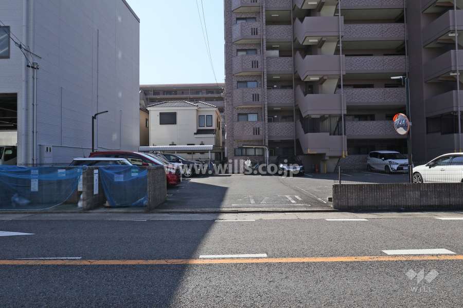 駐車場出入り口・敷地内駐車場（屋外平面式）