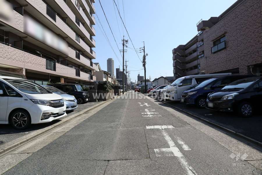 敷地北側の前面道路（福徳成願寺北線）
