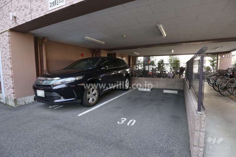 敷地内駐車場（屋内平面式）
