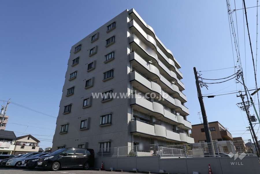 ライオンズマンション中切町の外観（南西側から）