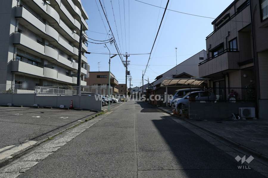 敷地南側の前面道路
