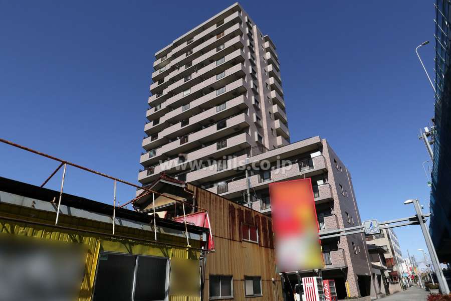 宝マンション中切町の外観（南東側から）