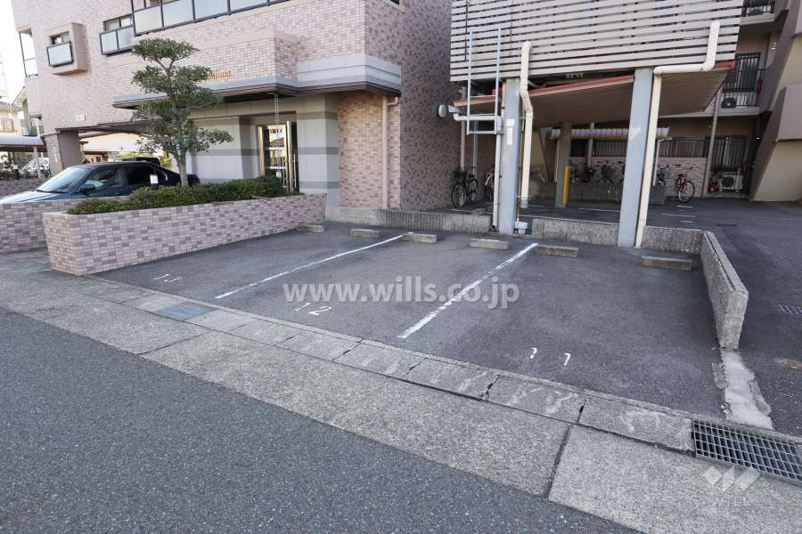 敷地内駐車場（屋外平面式）