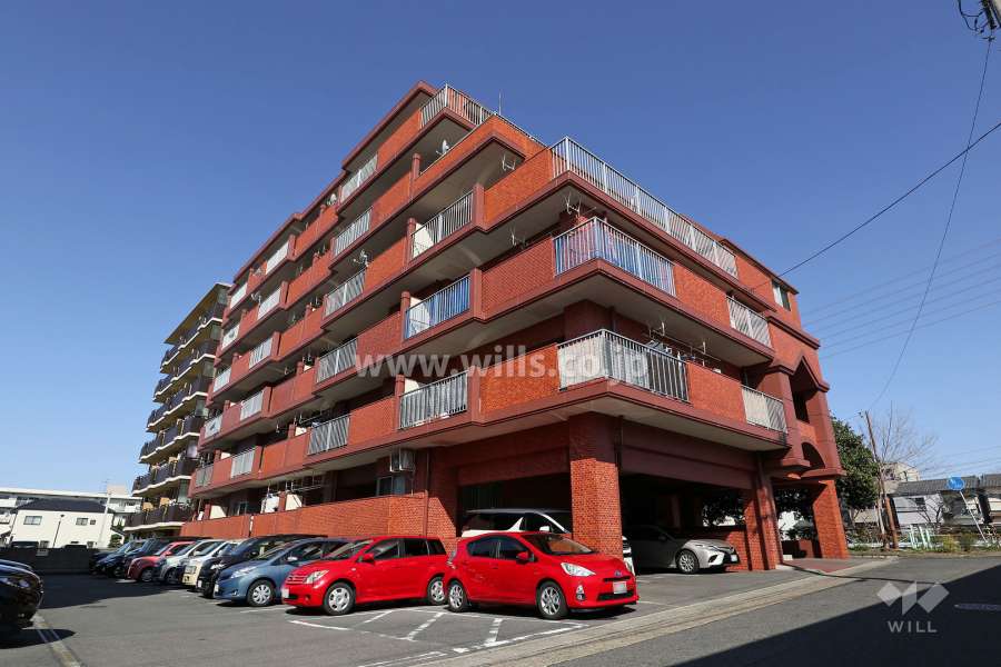 アベニュー楠町Ａ棟の外観（南東側から）