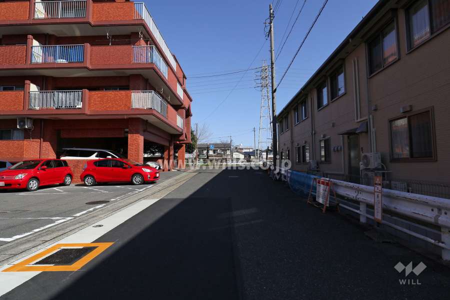 敷地東側の前面道路