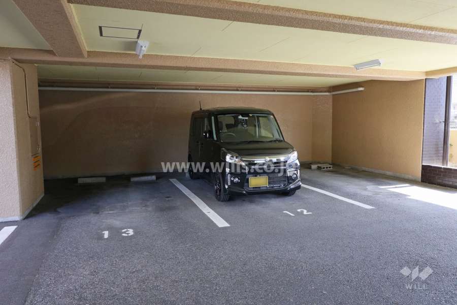 敷地内駐車場（屋内平面式）