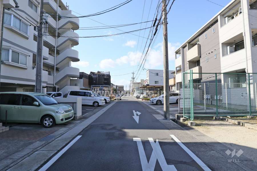 敷地北西側の前面道路