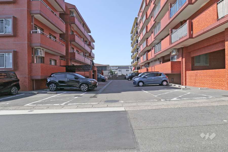 駐車場出入り口