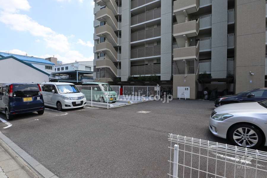 駐車場出入り口・敷地内駐車場（屋外平面式、屋外機械式）