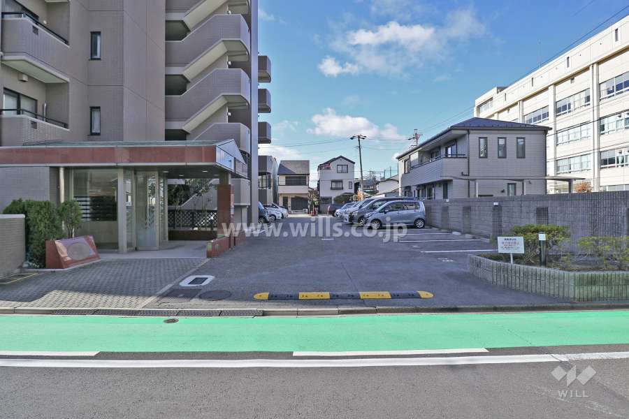 駐車場出入り口・敷地内駐車場（屋外平面式）