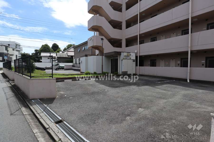駐車場出入り口・敷地内駐車場（屋外平面式）