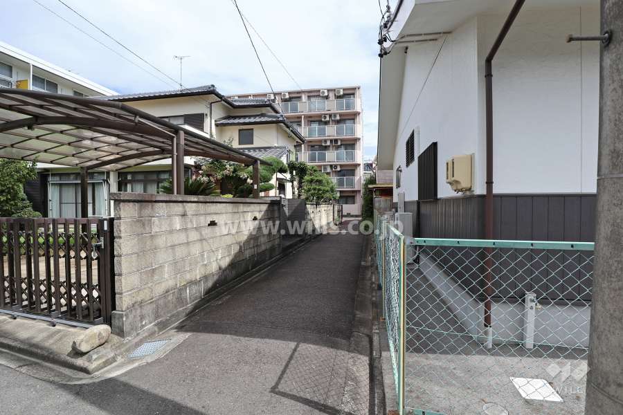 敷地南側の通路