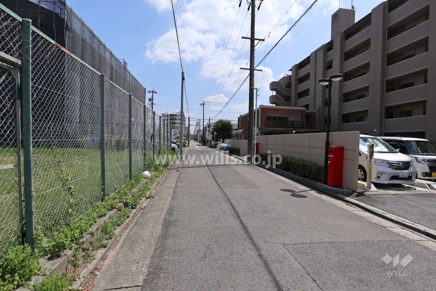 敷地北西側の前面道路