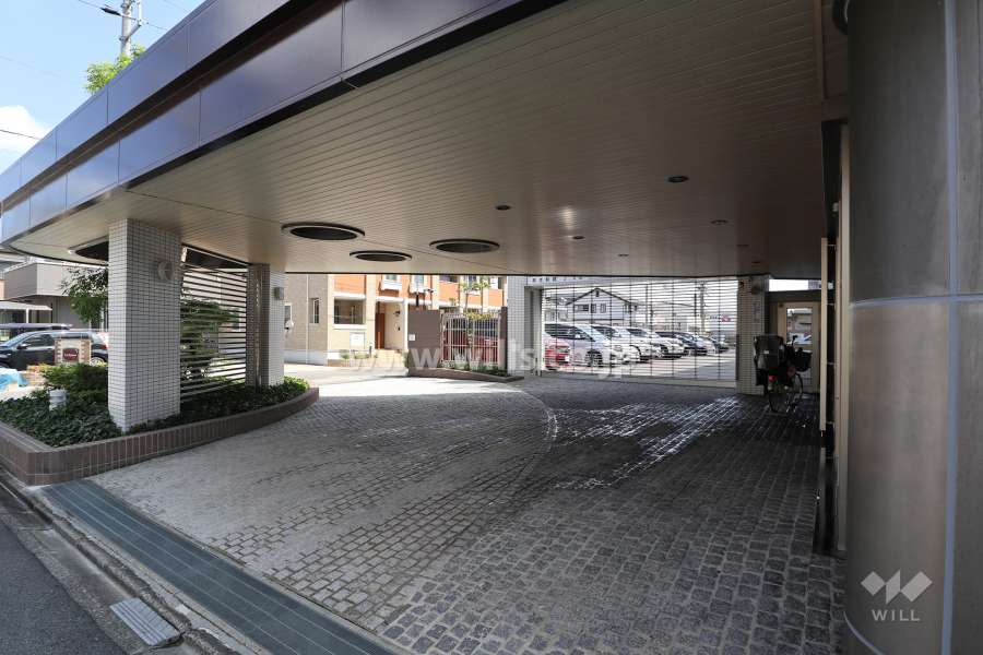 エントランス前の車寄せスペース