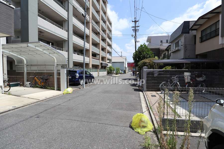 敷地南西側の前面道路