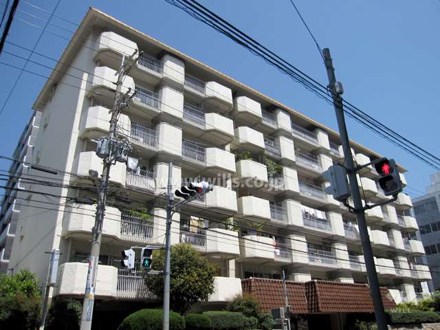 チサンマンション第１江坂の外観（南西側から）